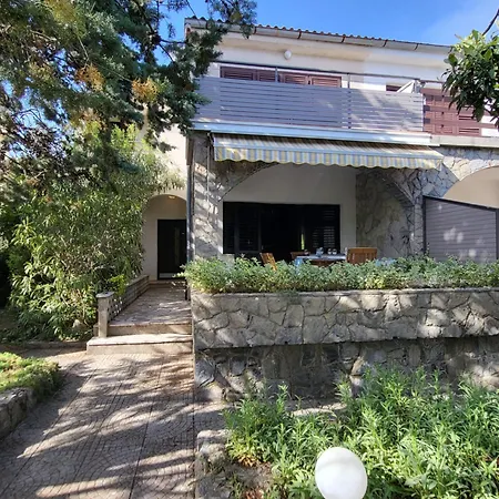 Apartamento With Terrace Overlooking The Krk Town