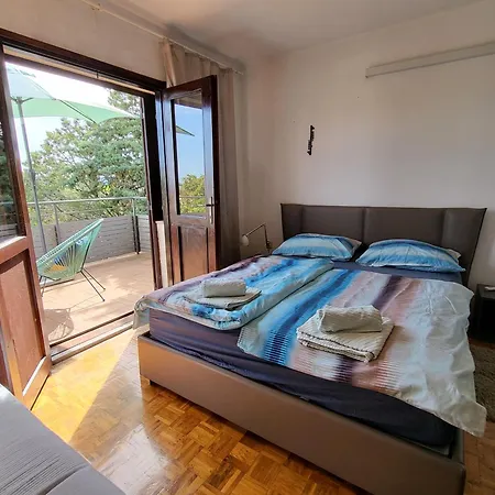 With Terrace Overlooking The Apartamento Krk Town